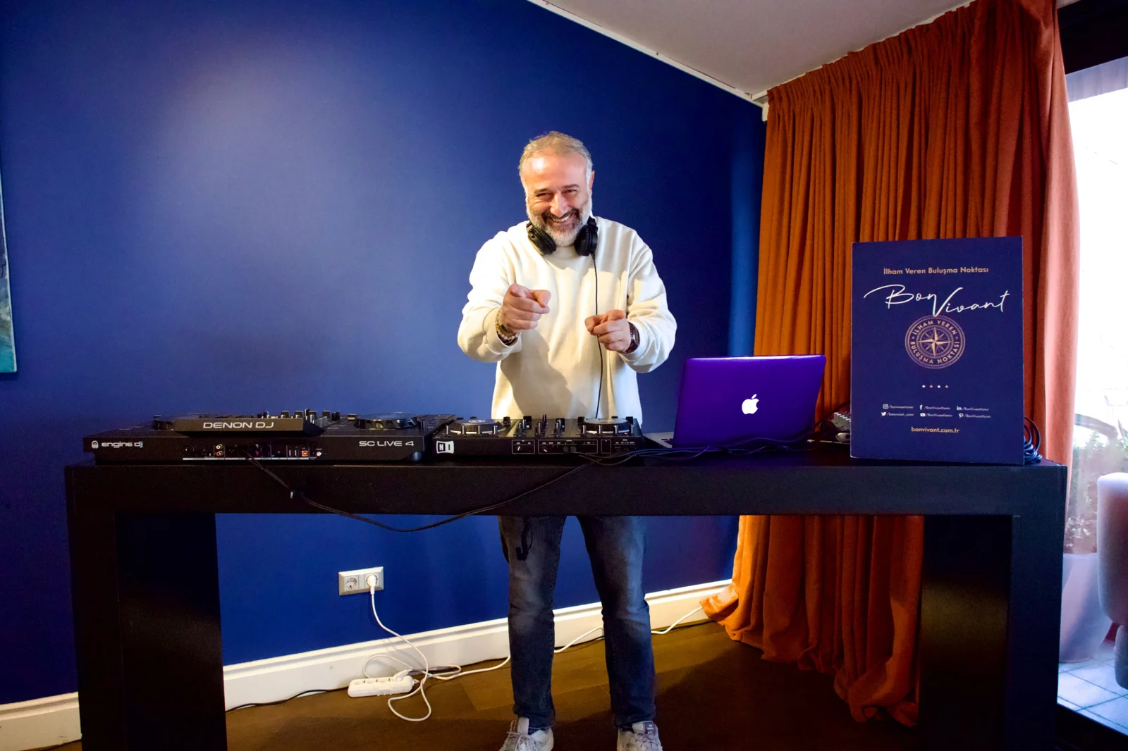 Longevity Gathering I buluşmasında müzik ve etkinlik atmosferinden bir kare