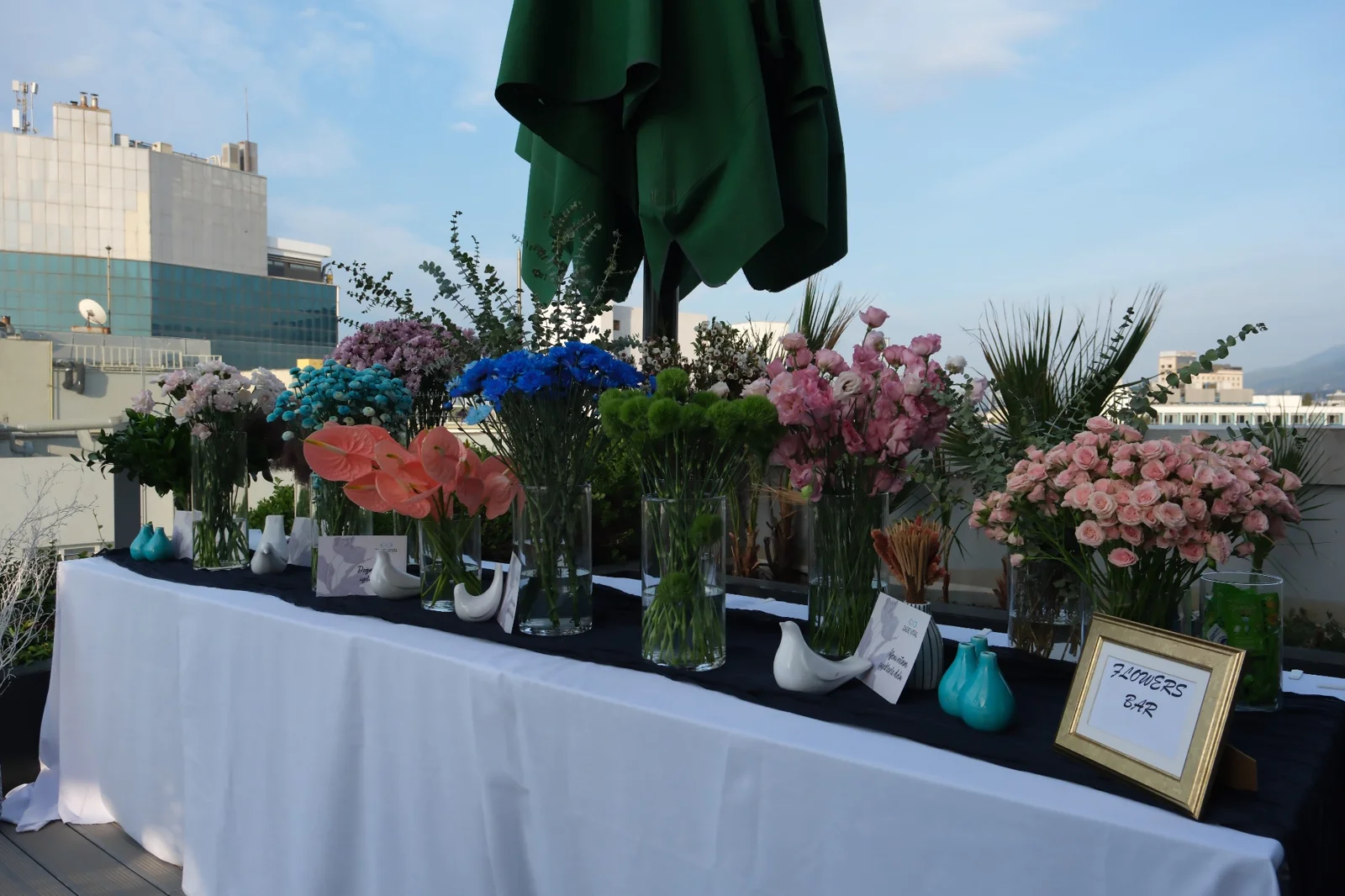 ZadeVital etkinliği için hazırlanan çiçek seçkisi ve Flower Bar alanı